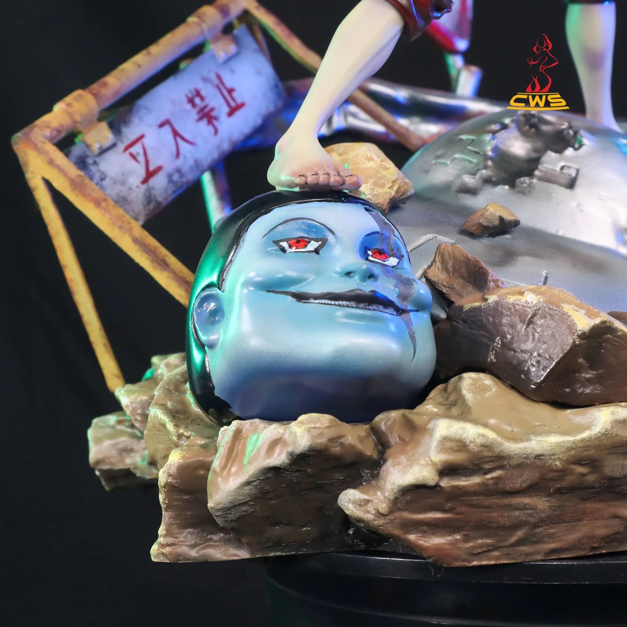 CW Studio's figure - Momo and Okarun (Dandadan)